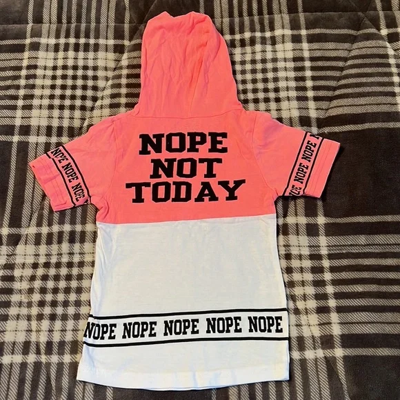 NWOT Short sleeve hoodie top - Picture 3 of 4